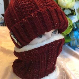 Ladies Knitted Hat & Neck Warmer/scarf